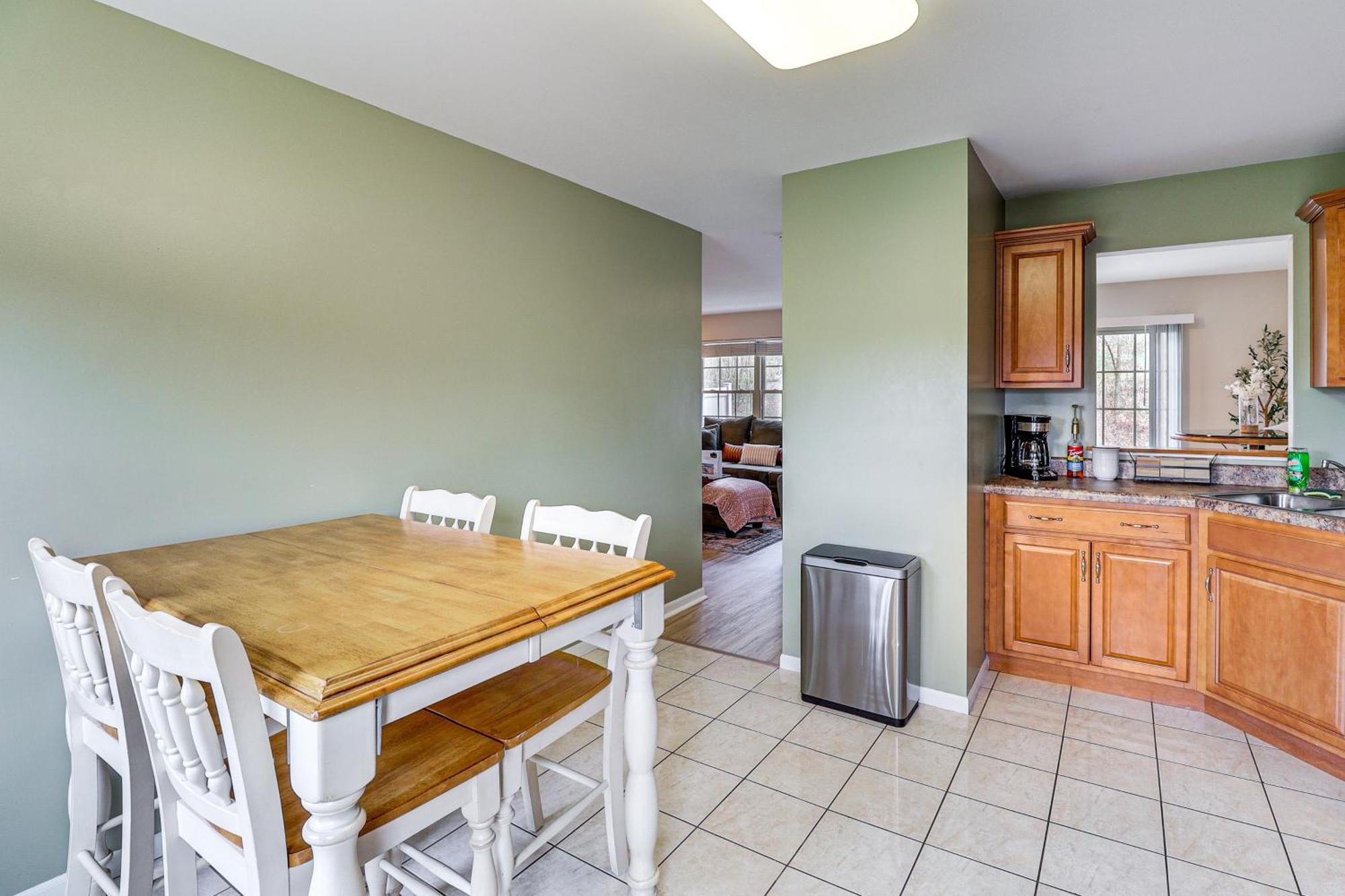 Holiday home Family-friendly Townhome 16 Mi To Pittsburgh!