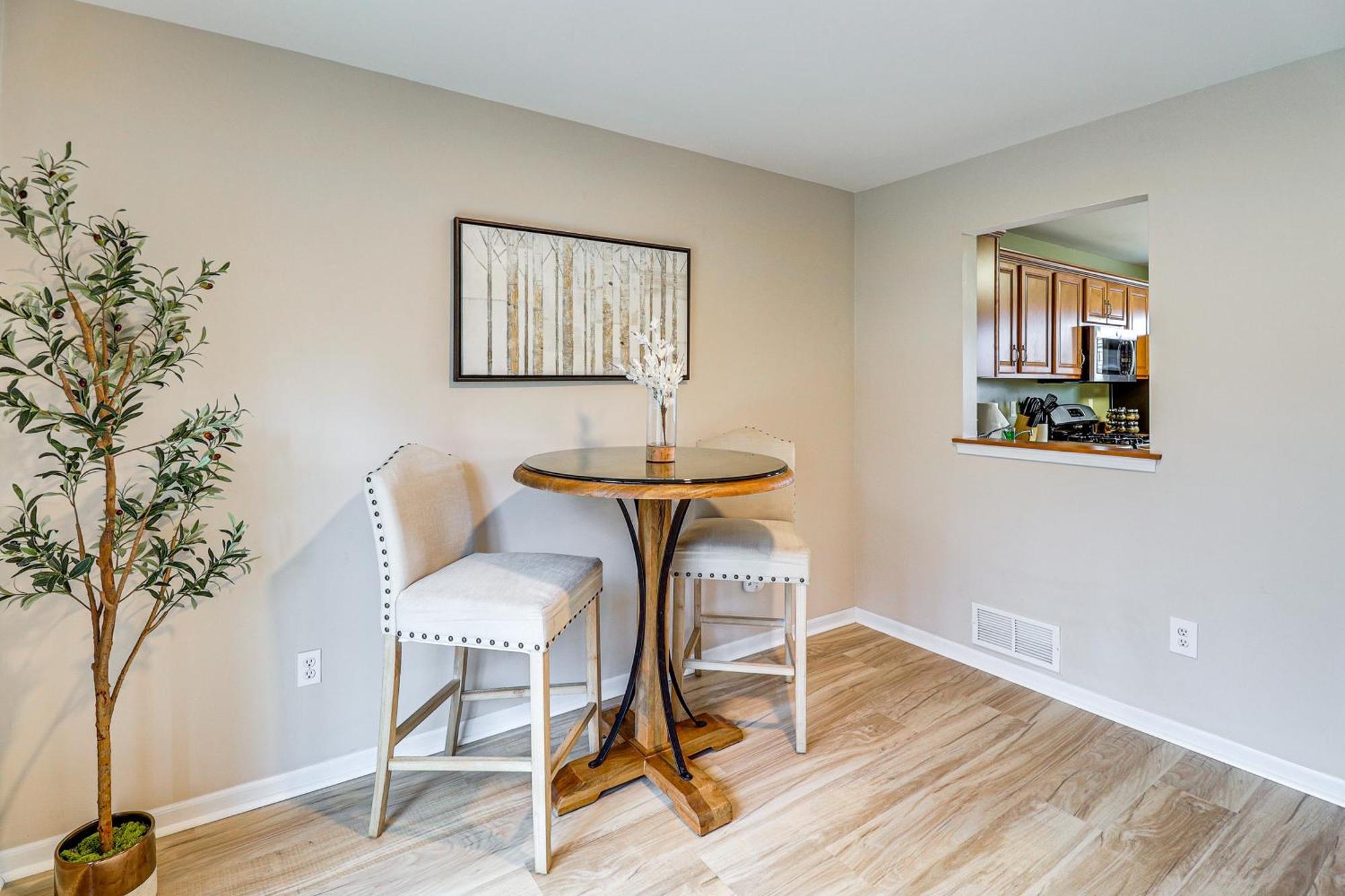 Holiday home Family-friendly Townhome 16 Mi To Pittsburgh! *