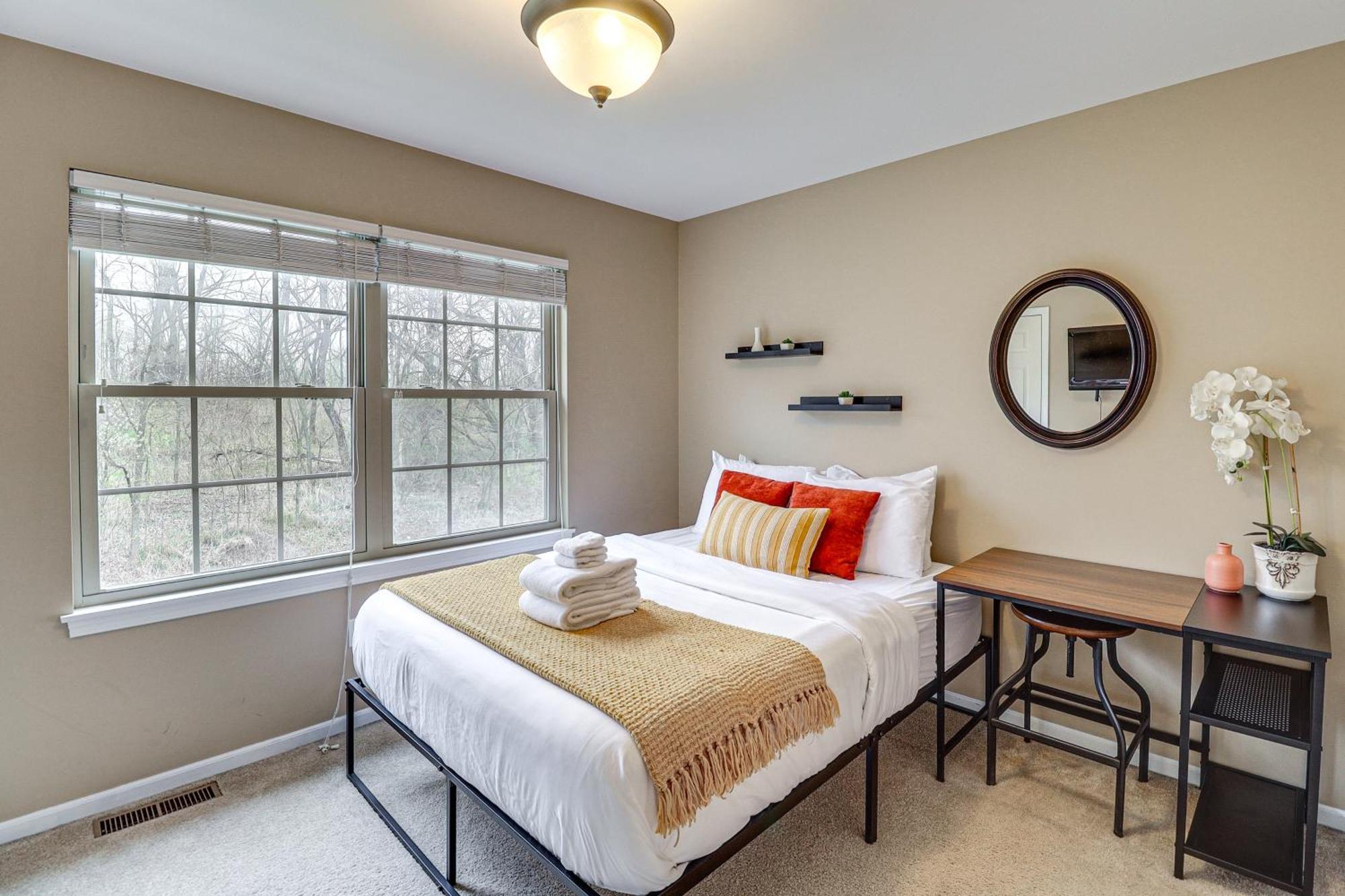 Family-friendly Townhome 16 Mi To Pittsburgh! Monroeville