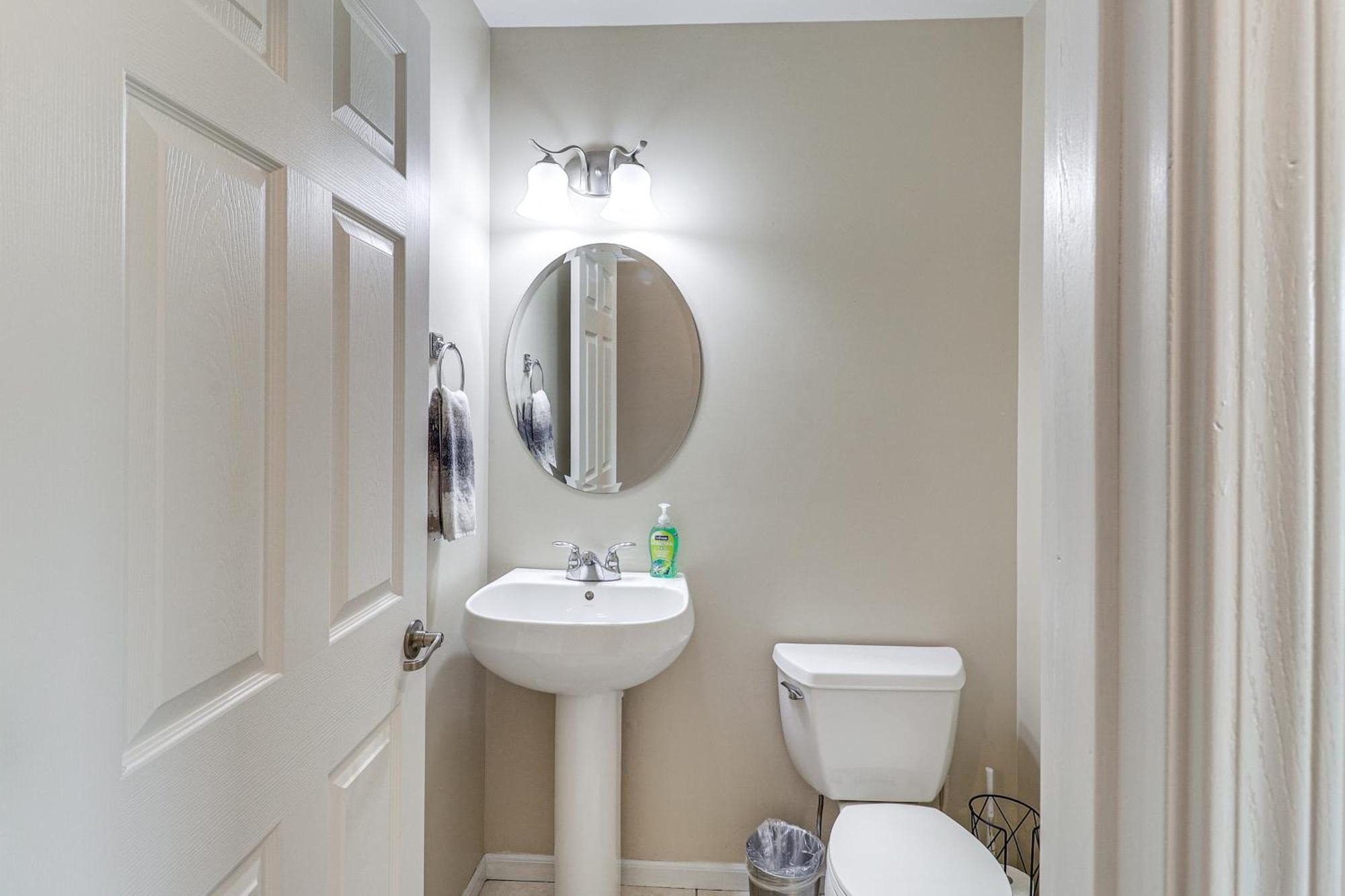 Family-friendly Townhome 16 Mi To Pittsburgh! Holiday home