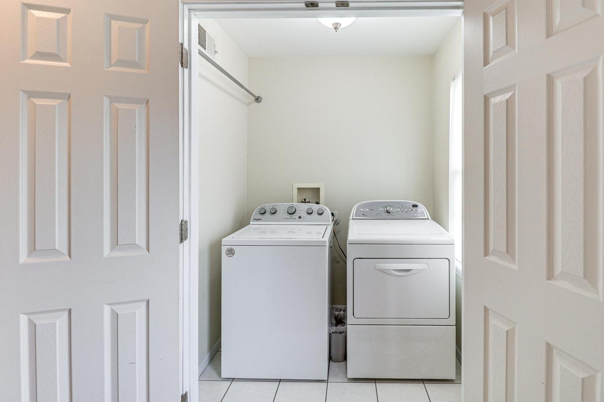 Family-friendly Townhome 16 Mi To Pittsburgh! *
